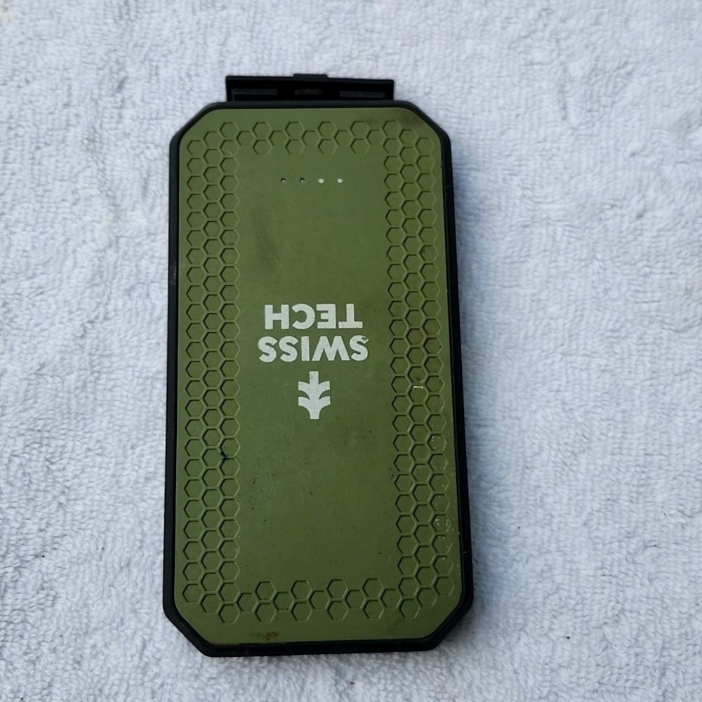 Swiss Tech Portable battery pack